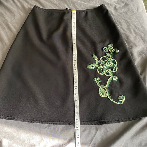SPEECHLESS Black A-Line Skirt with Green Flower Embellishment.  Size 7 - Picture 5 of 6